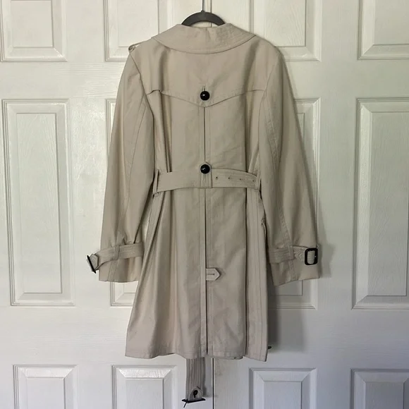 Coach 1941 Cream Trench Coat - Picture 5 of 10